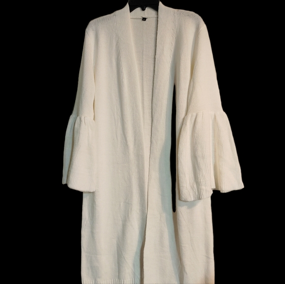 NWOT Sweater Winter White Size M - Picture 13 of 13